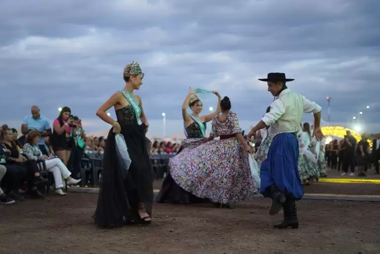 Alfredo Cornejo presente en la Fiesta de la Cosecha