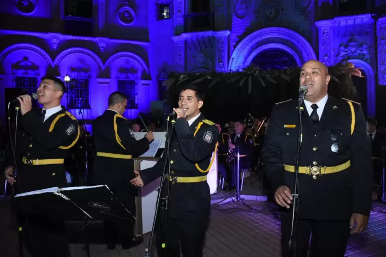 serenata de reinas 2025
