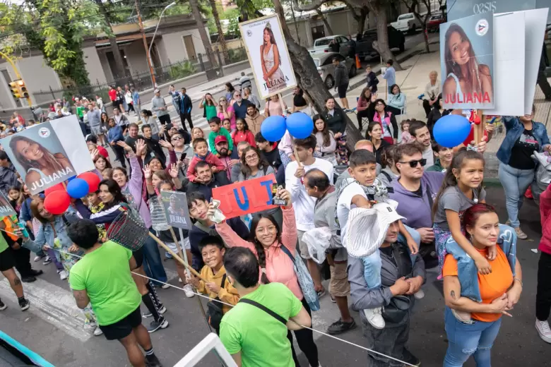 Intenso operativo de limpieza en la Ciudad de Mendoza tras los festejos vendimiales y el aniversario de la Arístides