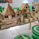 Internos de Almafuerte II donaron mobiliario y juguetes a jardines maternales y recibieron nueva maquinaria