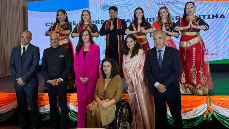 cornejo en la cumbre de relaciones con la india