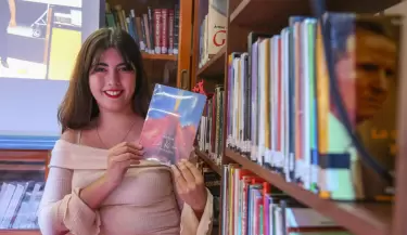 presentacion-libro-la-reina-del-latido-de-fuego-dina-gandul-19-de-19-2048x1365