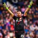 El Aston Villa de Dibu Martínez va por una remontada épica ante PSG: hora, TV y formaciones