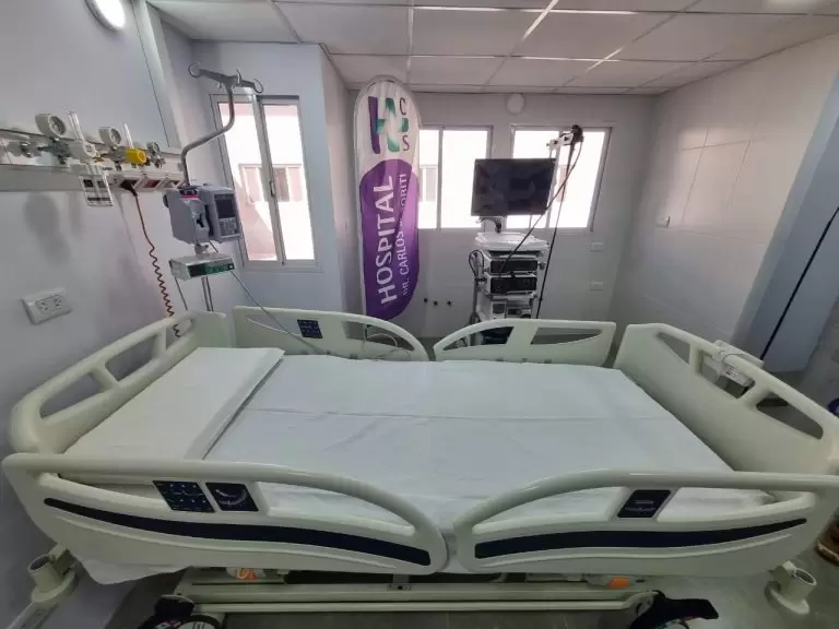 Se hizo entrega de tres torres para realizar colonoscopias a los hospitales Saporiti, Paroissien, y Tagarelli.
