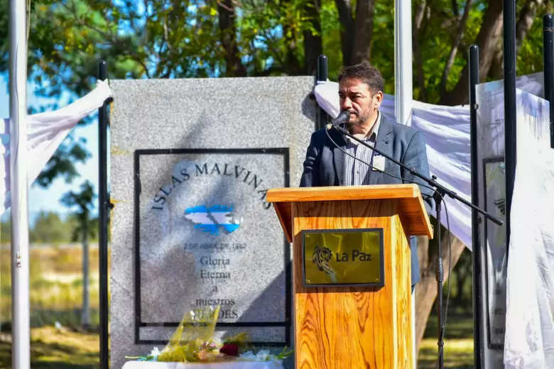 FERNANDO UBIETA LA PAZ