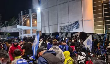 Banderazo hinchas de Godoy Cruz