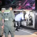 Interceptaron en Lavalle a dos colectivos que llevaban una fortuna en mercadería ilegal