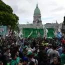 Los jubilados volvieron a marchar frente al Congreso por aumento y medicamentos gratuitos