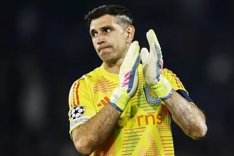 aston villa dibu martinez