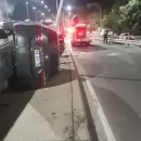 La millonaria suma que pagará el conductor que destruyó una luminaria por mirar el celular