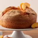 Budín de durazno: la receta sin gluten y rica en proteínas que es furor en otoño