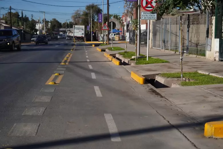 obras en calle Azcu�naga Guaymall�n
