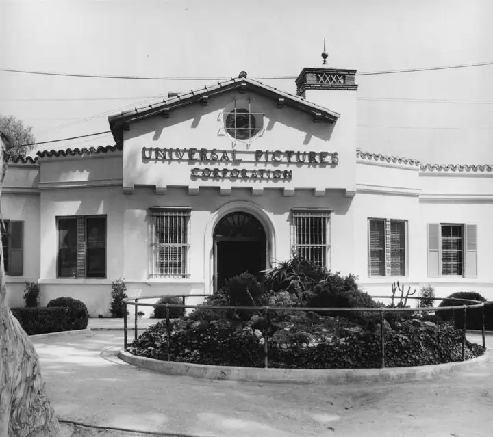 universal 1