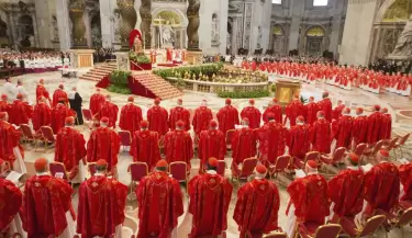Nelson Castro: �El pr�ximo papa deber� liderar una Iglesia en crisis global�