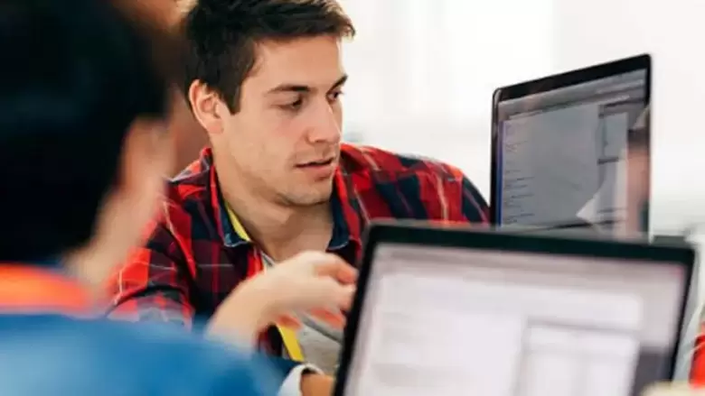 jovenes estudiantes pasantías