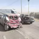 Impactantes imágenes de un grave accidente en Lavalle: chocaron seis autos y un micro