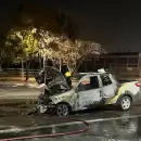Una camioneta se incendi� en el Acceso Este y Bonfanti