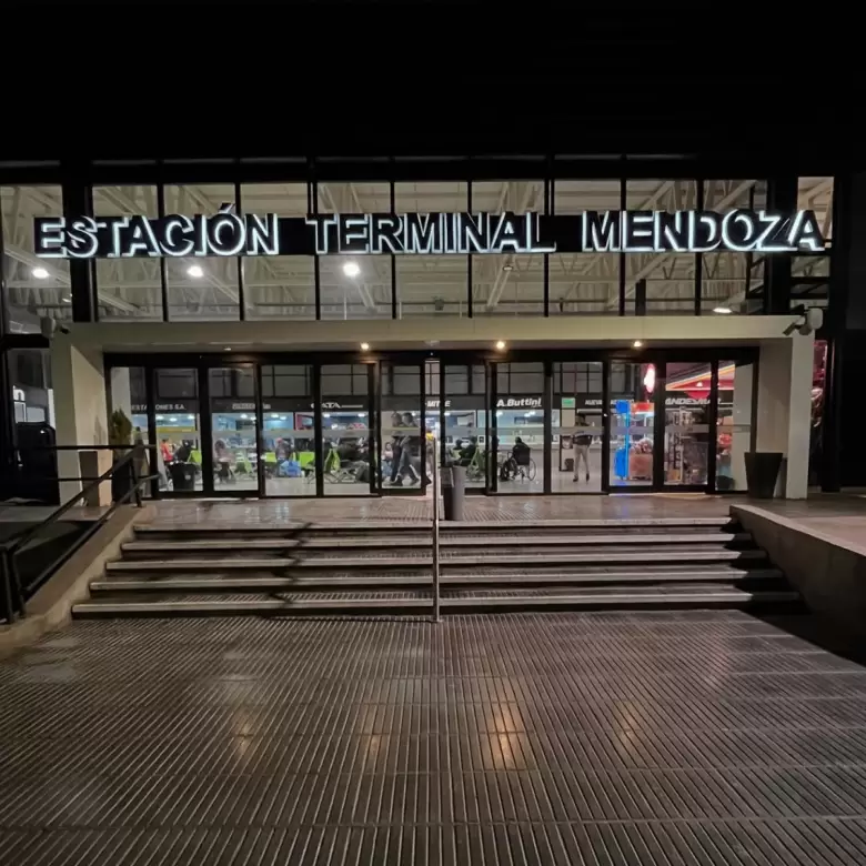 terminal de ómnibus Mendoza