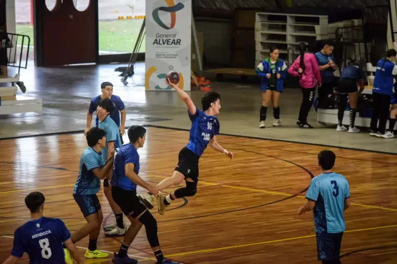 HANDBALL