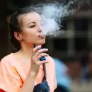 Vapear no es inocuo: especialistas advierten sobre riesgos respiratorios y adicción