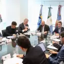 Dólares debajo del colchón: el Gobierno logró el respaldo de Cornejo y otros gobernadores