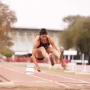 (Video) Con alma de campe�n: el joven Enzo Moreno llev� a Mendoza a lo m�s alto en atletismo