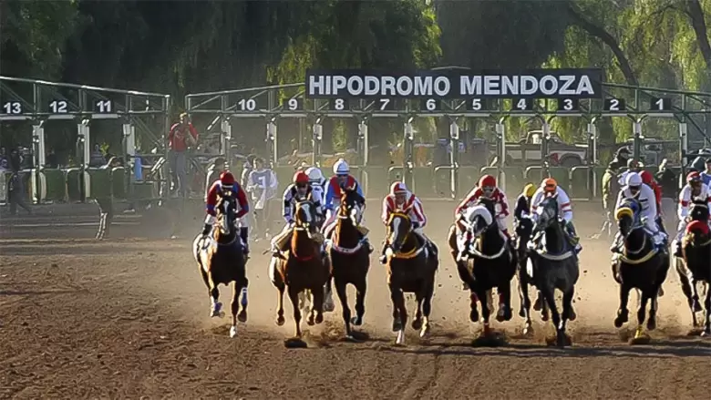 Hip�dromo de Mendoza