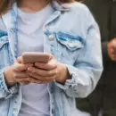¿Por qué te afecta tanto cuando alguien no te contesta? La psicología explica cómo recuperar tu estabilidad