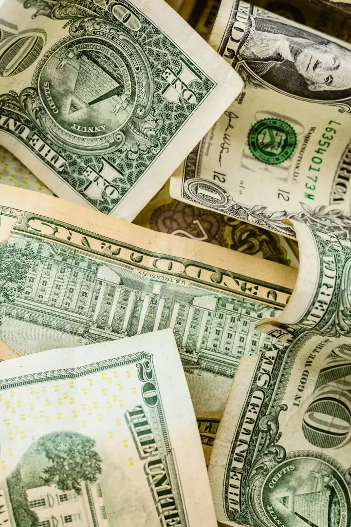 dólar dólares