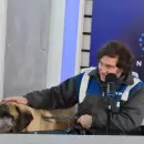 En un streaming, Milei presentó a Conan y anunció millonaria donación