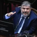 El jefe del bloque K en el Senado advirtió que las provincias son “estafadas” y pidió resistir los vetos de Milei