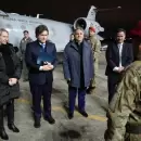 Javier Milei y Karina llegaron este martes a Córdoba y fueron recibidos por Llaryora y Bornoroni