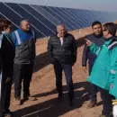 Cornejo y el presidente de YPF recorrieron el Parque Solar El Quemado