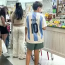 Las compras navideñas se adelantan y los consumidores apuestan a ganarle a los aumentos