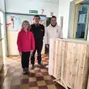 Reinserción: una escuela mendocina recibió material fabricado por personas privadas de libertad