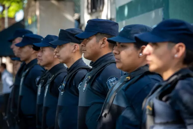 Policía