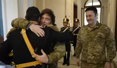 Milei homenaje� a San Mart�n y comparti� un almuerzo con Granaderos en la Casa Rosada