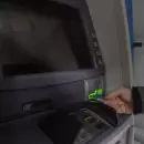 Cajeros automáticos en Mendoza: en qué bancos se pueden retirar dólares y cuáles son los límites
