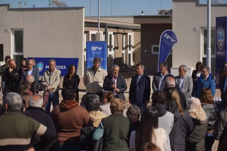 Entrega de viviendas bioclim�ticas