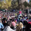 Mendoza celebra el Día del Padre Mendocino en la Plaza Independencia con música y tradición