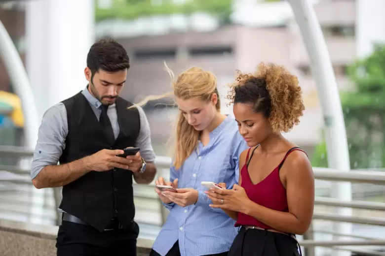 celulares redes sociales