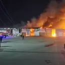 (Videos) Un enorme incendio consumió parte del Mercado Cooperativo de Guaymallén