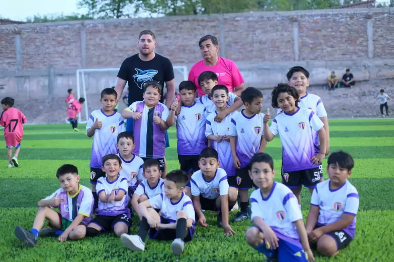 inauguración cancha en Godoy Cruz