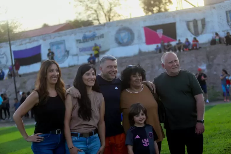 inauguración cancha en Godoy Cruz