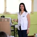 Flor Dest�fanis vot� en Santa Rosa y destac� la normalidad de la jornada electoral