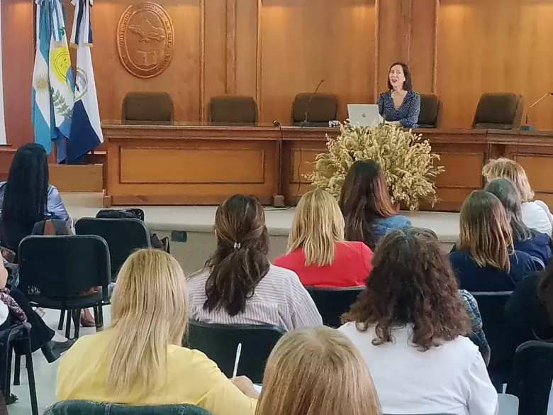 Noemí García Sanjuán, charla sobre educación