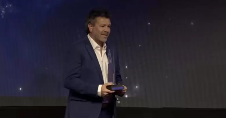premios alumni