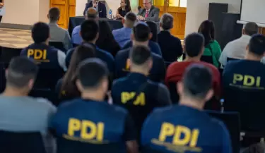 Polic�a