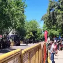 Gran operativo policial y desvíos de micros por el debate de las leyes mineras