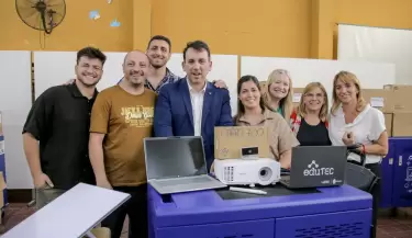 Programa Edutec: Garc�a Zalazar entreg� 700 carros tecnol�gicos en las escuelas de Mendoza